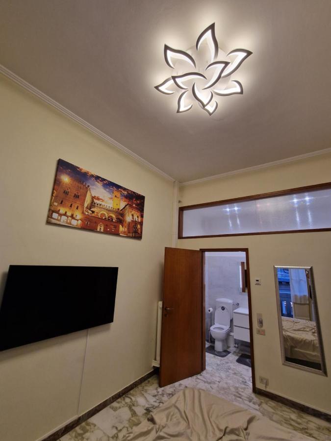 In Pieno Centro Storico Antico Quadrilatero Apartment โบโลญญา ภายนอก รูปภาพ