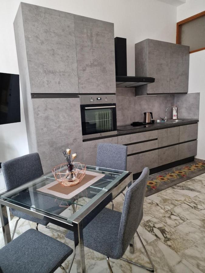 In Pieno Centro Storico Antico Quadrilatero Apartment โบโลญญา ภายนอก รูปภาพ